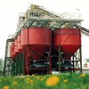 <p>Batería de silos con materiales para mezclar de diferentes densidades</p>
