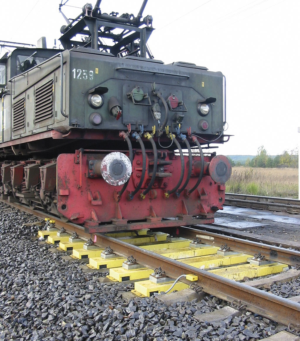 <p>B&aacute;scula de gran alcance para FFCC. Pesaje en est&aacute;tico o din&aacute;mico</p>
