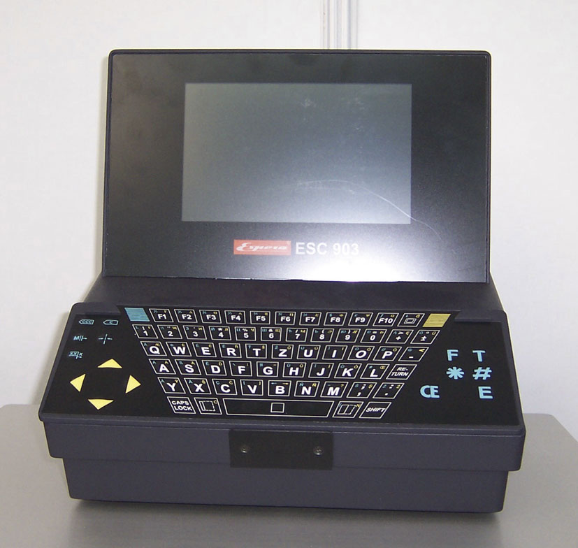 <p>Terminal para programación de un equipo industrial de etiquetado.</p>
